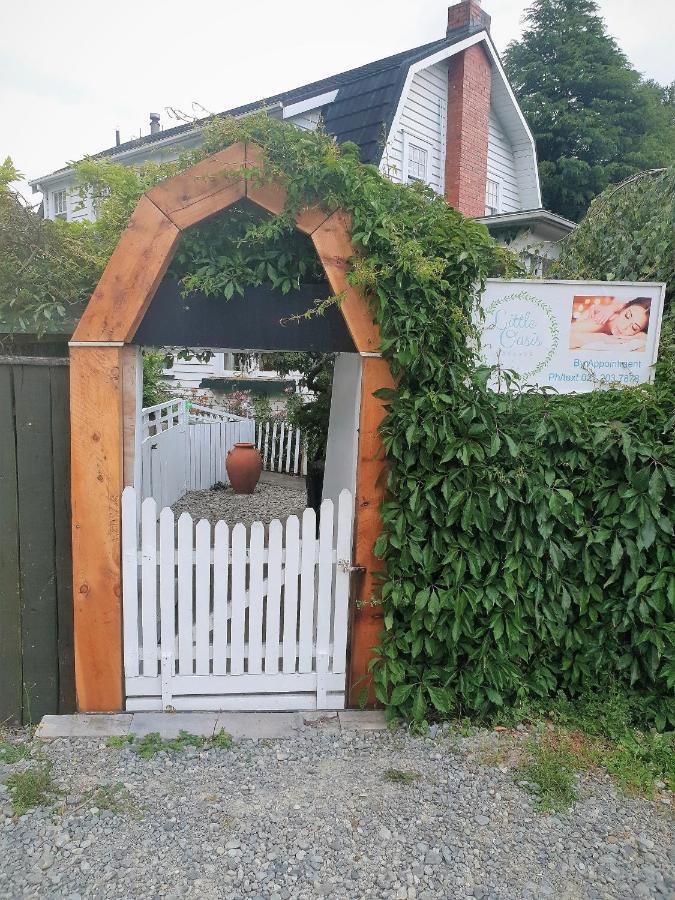 Enchanted Escape Picton Esterno foto