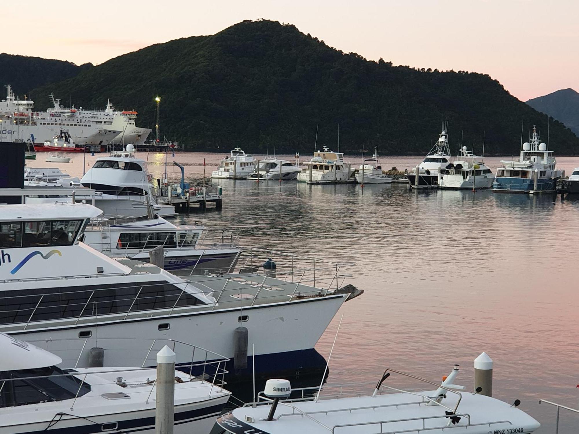 Enchanted Escape Picton Esterno foto