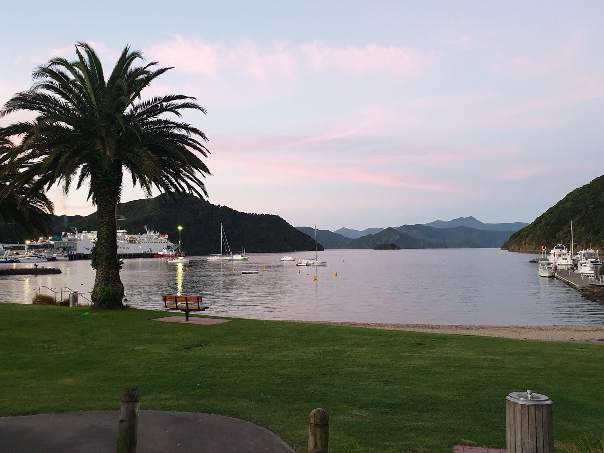 Enchanted Escape Picton Esterno foto